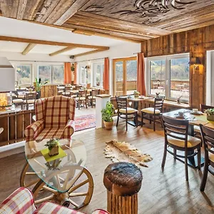Maison d'hôtes Zur Schoenen Aussicht Garni, Garmisch-Partenkirchen